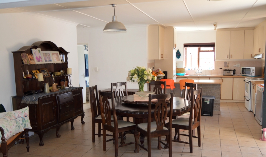 4 Bedroom Property for Sale in Britannia Bay Western Cape